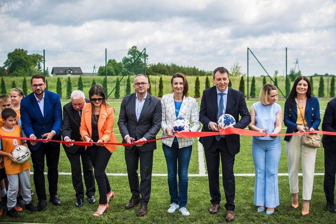 Nowe boisko szkolne w Bogucicach