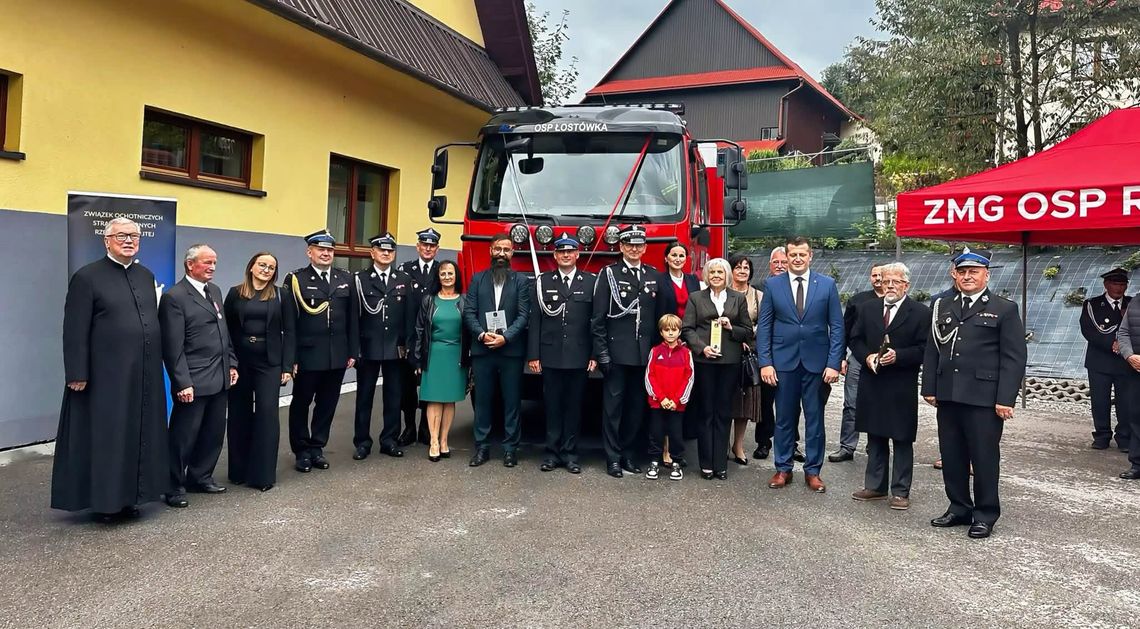 Nowy średni wóz bojowy dla OSP Łostówka. Samochód oficjalnie przekazany i poświęcony Nowy średni wóz bojowy dla OSP Łostówka. Samochód oficjalnie przekazany i poświęcony