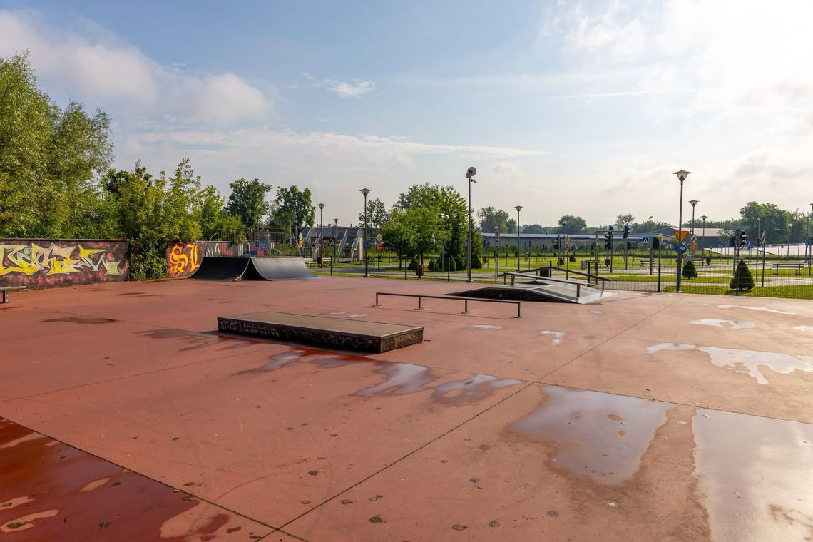 Odnowiony skatepark przy ul. Jedynaka w Wieliczce już dostępny dla mieszkańców Odnowiony skatepark przy ul. Jedynaka w Wieliczce już dostępny dla mieszkańców