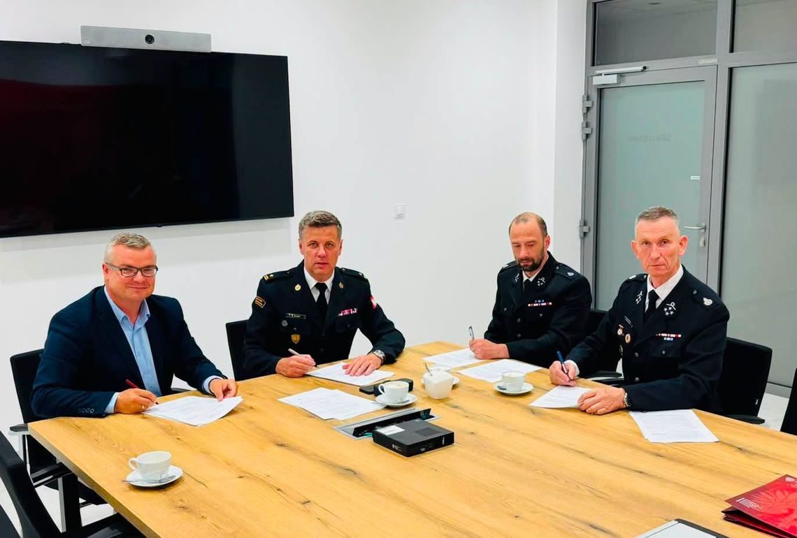 OSP Podłęże pozostaje w Krajowym Systemie Ratowniczo-Gaśniczym. Podpisano porozumienie na kolejne pięć lat OSP Podłęże pozostaje w Krajowym Systemie Ratowniczo-Gaśniczym. Podpisano porozumienie na kolejne pięć lat