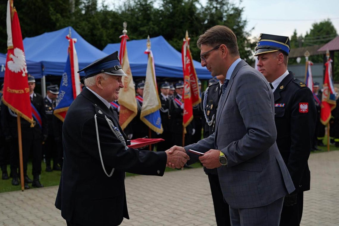 OSP Słomiróg świętuje 100-lecie. Jubileusz, odznaczenia i zmiana pokoleniowa w jednostce OSP Słomiróg świętuje 100-lecie. Jubileusz, odznaczenia i zmiana pokoleniowa w jednostce