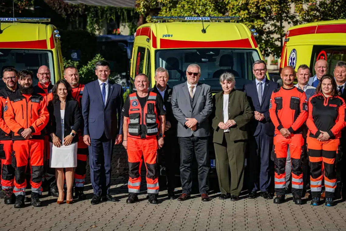 Pięć nowych karetek dla Krakowskiego Pogotowia Ratunkowego. Jedna trafi do Wieliczki Pięć nowych karetek dla Krakowskiego Pogotowia Ratunkowego. Jedna trafi do Wieliczki