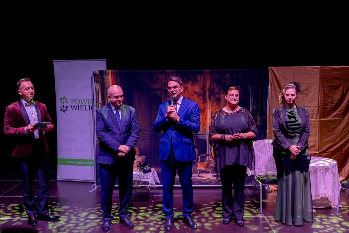 Pierwszy Powiatowy Wieczór Dam za nami. Wyjątkowe spotkanie kobiet z Kół Gospodyń Wiejskich z powiatu wielickiego Pierwszy Powiatowy Wieczór Dam za nami. Wyjątkowe spotkanie kobiet z Kół Gospodyń Wiejskich z powiatu wielickiego