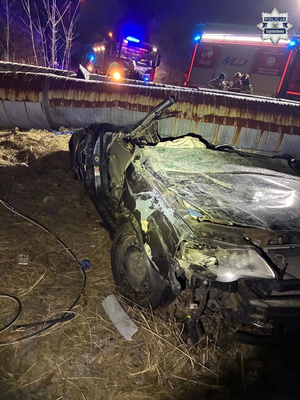 Policjanci wyjaśniają okoliczności wczorajszego wypadku z udziałem nastolatków. Poszkodowani w szpitalu Policjanci wyjaśniają okoliczności wczorajszego wypadku z udziałem nastolatków. Poszkodowani w szpitalu