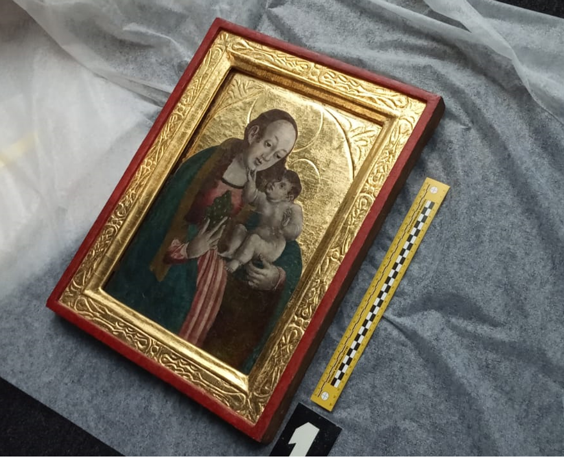 Policjanci z Proszowic odnaleźli utracony XVI-wieczny obraz figurujący w rejestrze zabytków
