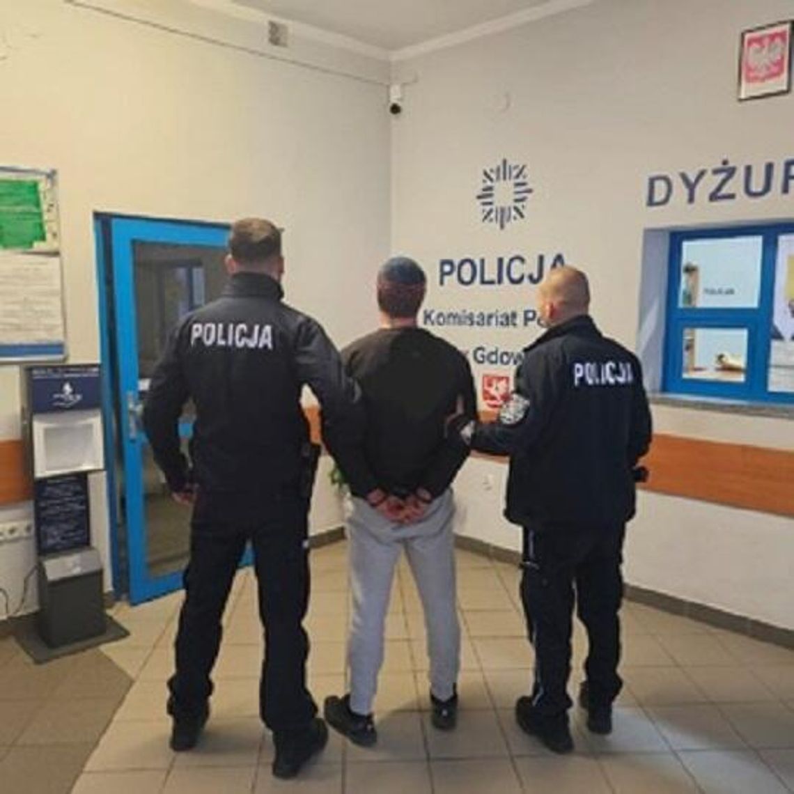 Policjanci zatrzymali narkotykowego dilera oraz jego klienta