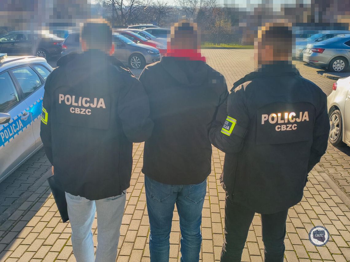 Policyjna akcja "GAME OVER". Funkcjonariusze zatrzymali 100 podejrzanych o przestępstwa pedofilskie Policyjna akcja "GAME OVER". Funkcjonariusze zatrzymali 100 podejrzanych o przestępstwa pedofilskie