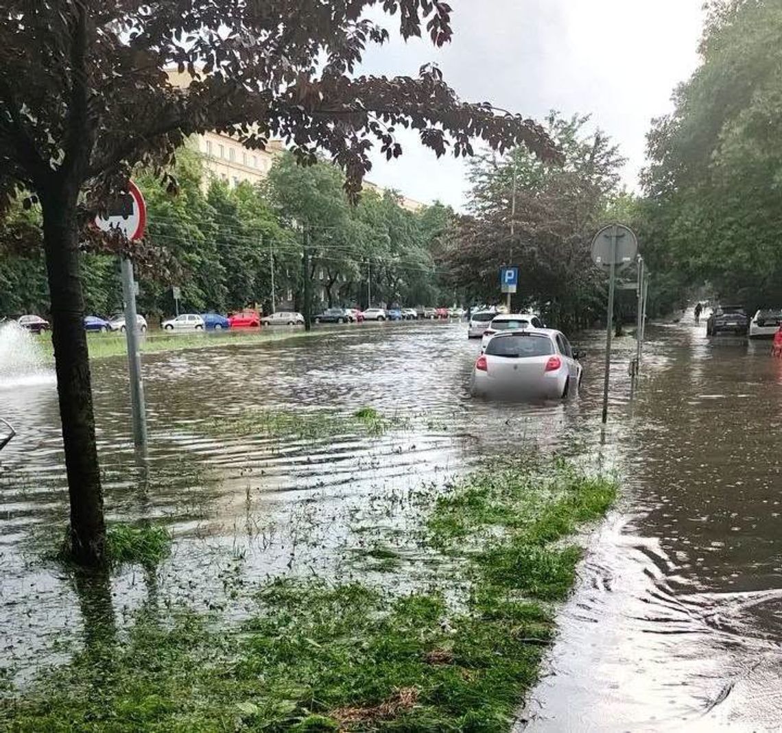 Ponad 230 interwencji po burzach w Małopolsce. Najtrudniejsza sytuacja w Krakowie Ponad 230 interwencji po burzach w Małopolsce. Najtrudniejsza sytuacja w Krakowie