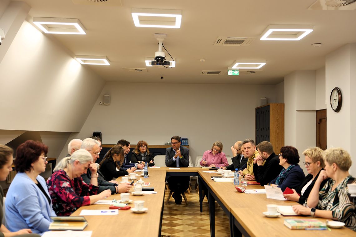 Posiedzenie Powiatowego Zespołu Zarządzania Kryzysowego oraz Komisji Bezpieczeństwa i Porządku Posiedzenie Powiatowego Zespołu Zarządzania Kryzysowego oraz Komisji Bezpieczeństwa i Porządku