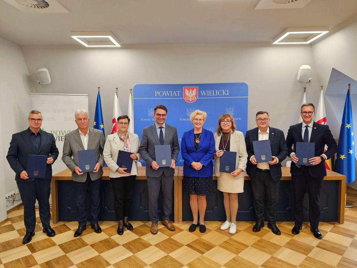 Powiat Wielicki i pięć gmin łączą siły. Podpisano ważne porozumienie dotyczące przyszłości regionu do 2050 roku