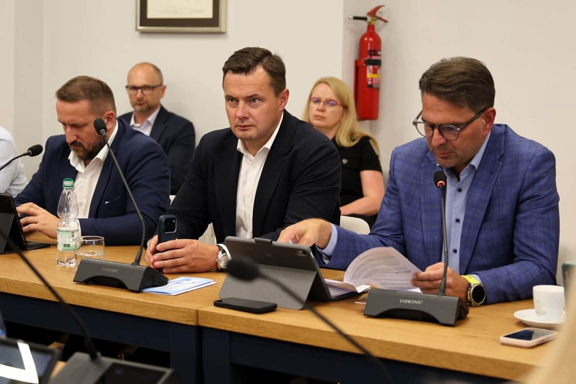Powiat Wielicki planuje kolejne zakupy nieruchomości. Ważne decyzje podczas sesji Rady Powiatu Powiat Wielicki planuje kolejne zakupy nieruchomości. Ważne decyzje podczas sesji Rady Powiatu