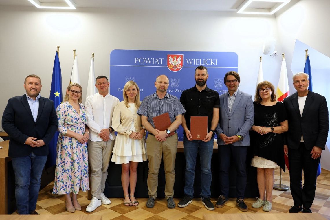 Powiat Wielicki wyremontuje kolejne drogi za 2 mln zł. Prace obejmą wszystkie gminy