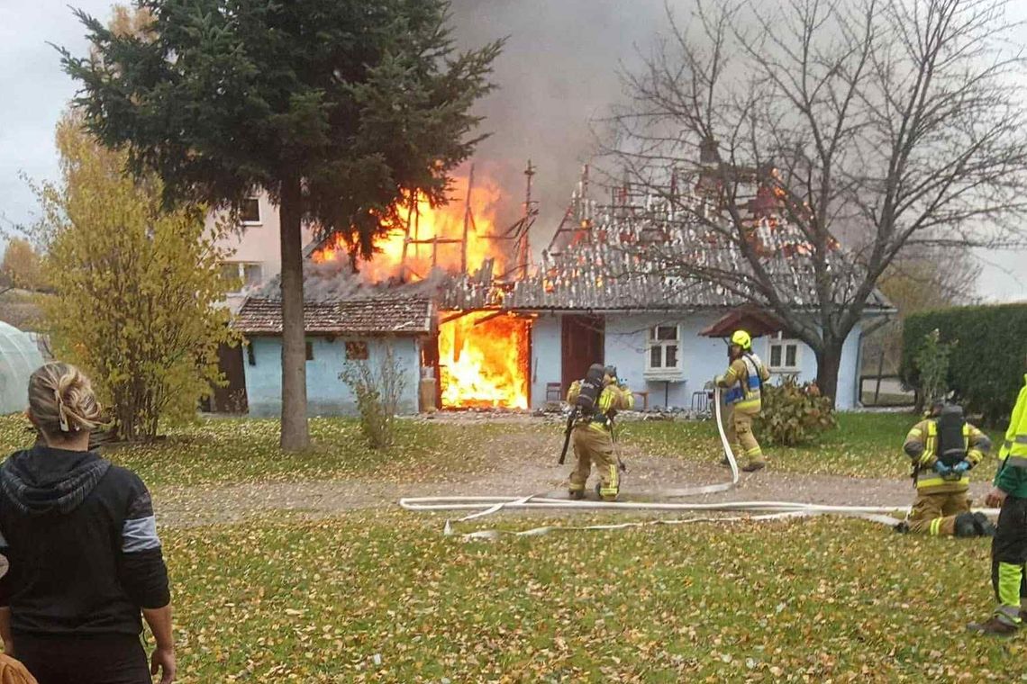 Pożar domu jednorodzinnego w miejscowości Wiatowice. Jedna osoba poszkodowana Pożar domu jednorodzinnego w miejscowości Wiatowice. Jedna osoba poszkodowana