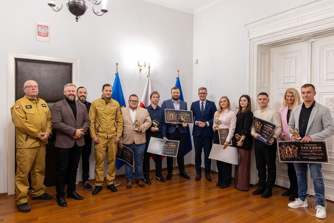 Pożar w hotelu w Grecji! Siedmioro strażaków z Małopolski ruszyło do akcji. Teraz mówi się o nich „Siedmiu Wspaniałych”! Pożar w hotelu w Grecji! Siedmioro strażaków z Małopolski ruszyło do akcji. Teraz mówi się o nich „Siedmiu Wspaniałych”!