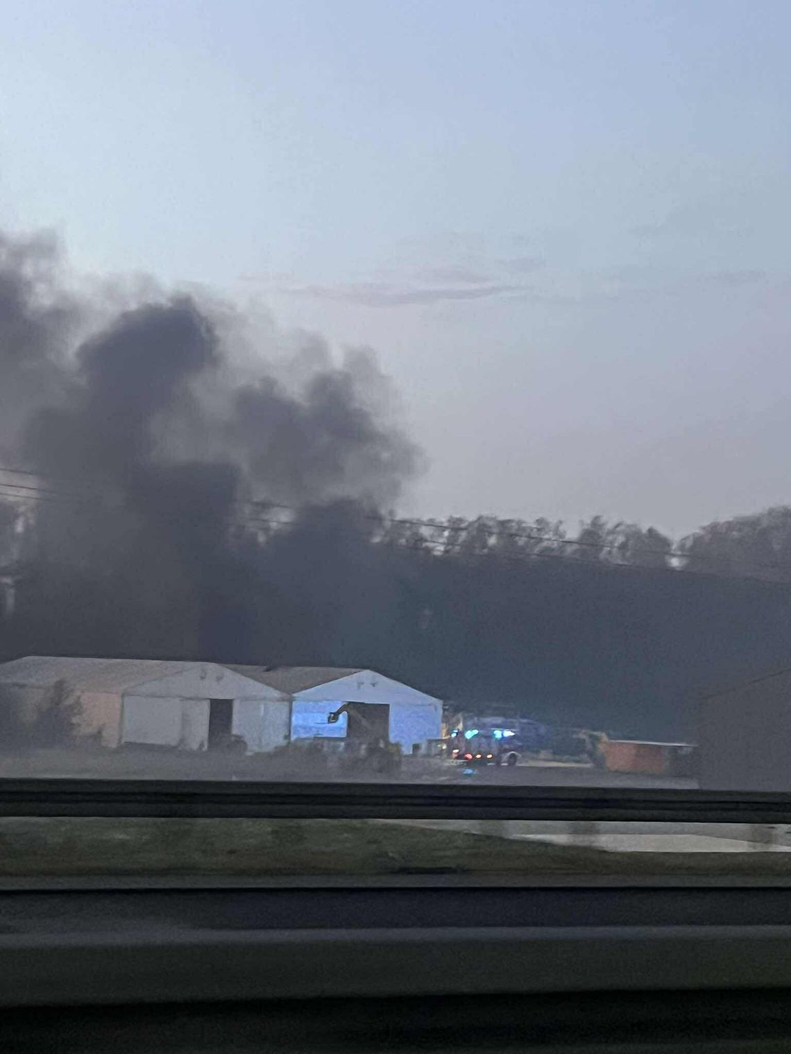 Pożar w Węgrzcach Wielkich. Palił się magazyn lakierni zakładu Pożar w Węgrzcach Wielkich. Palił się magazyn lakierni zakładu