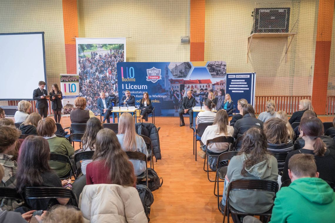 Przedsiębiorcza młodzież gotowa na wyzwania – panel dyskusyjny w I LO Bochnia Przedsiębiorcza młodzież gotowa na wyzwania – panel dyskusyjny w I LO Bochnia