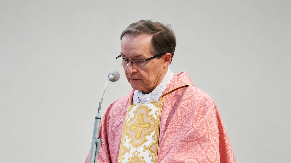 Przełom w sprawie księdza z Grojca! Józef Zborek ujawnił, za co stracił parafię. Chodzi o pieniądze z mszy i zniszczenie kościelnej dokumentacji Przełom w sprawie księdza z Grojca! Józef Zborek ujawnił, za co stracił parafię. Chodzi o pieniądze z mszy i zniszczenie kościelnej dokumentacji