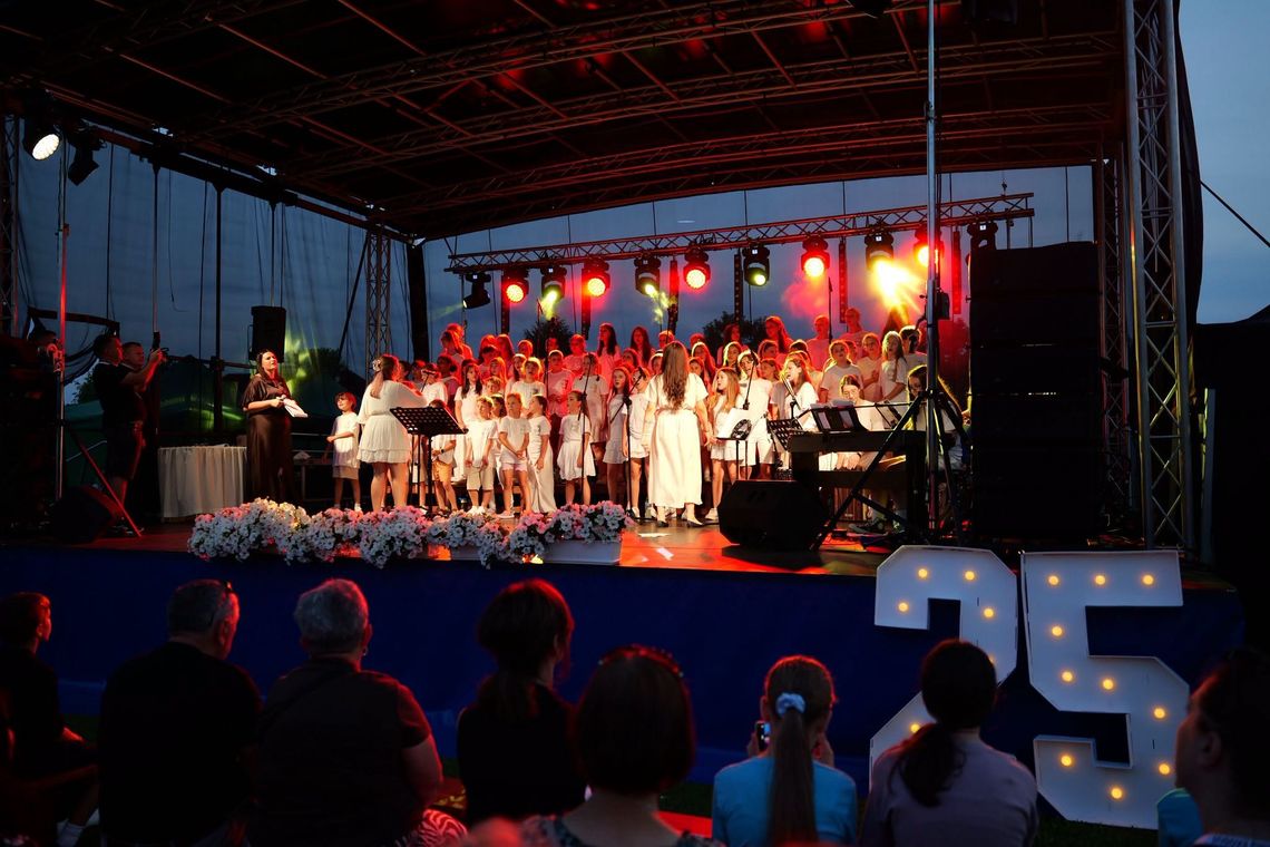 Schola Exodus świętowała 25-lecie. Jubileuszowy koncert w Niepołomicach Schola Exodus świętowała 25-lecie. Jubileuszowy koncert w Niepołomicach