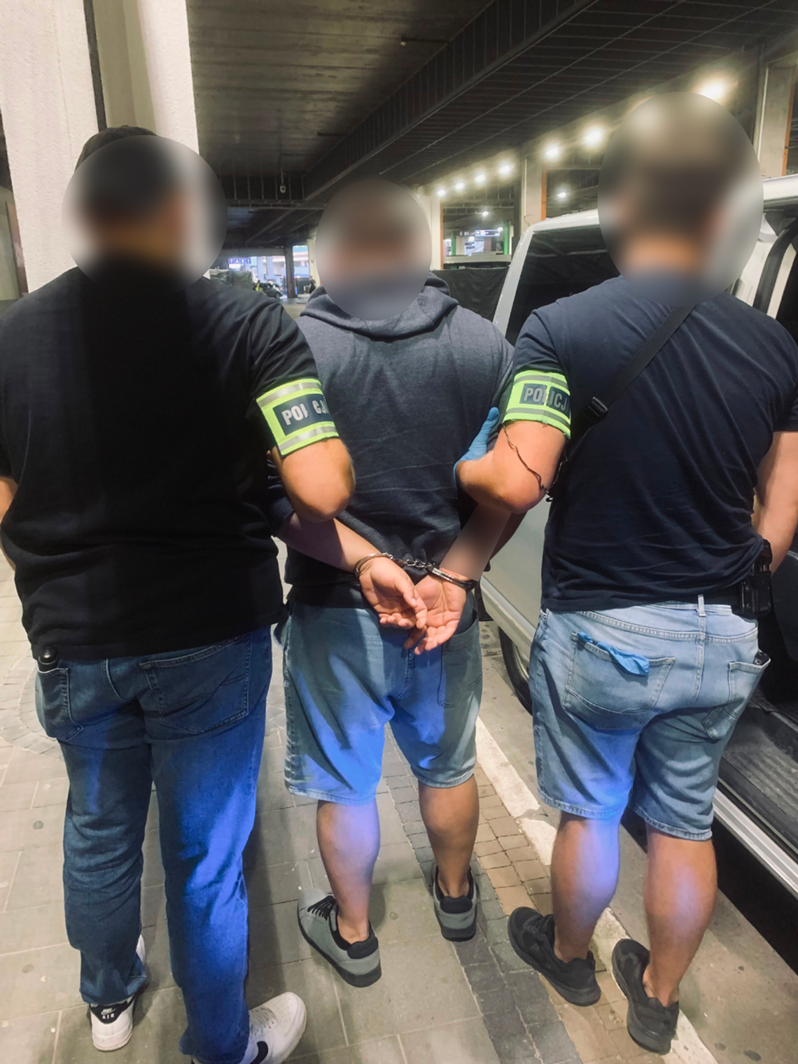 Seniorka ze Skawiny straciła niemal milion złotych. Policjanci zatrzymali osoby związane z oszustwami Seniorka ze Skawiny straciła niemal milion złotych. Policjanci zatrzymali osoby związane z oszustwami
