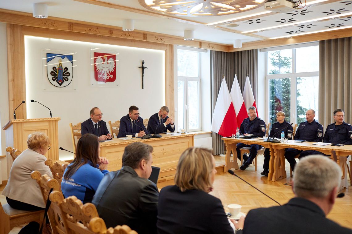 Służby w Małopolsce w gotowości, zbliżają się ferie zimowe