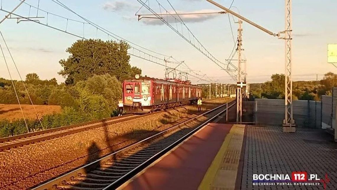 Śmiertelny wypadek na torach w Cikowicach. Nie żyje 25-letni mężczyzna Śmiertelny wypadek na torach w Cikowicach. Nie żyje 25-letni mężczyzna