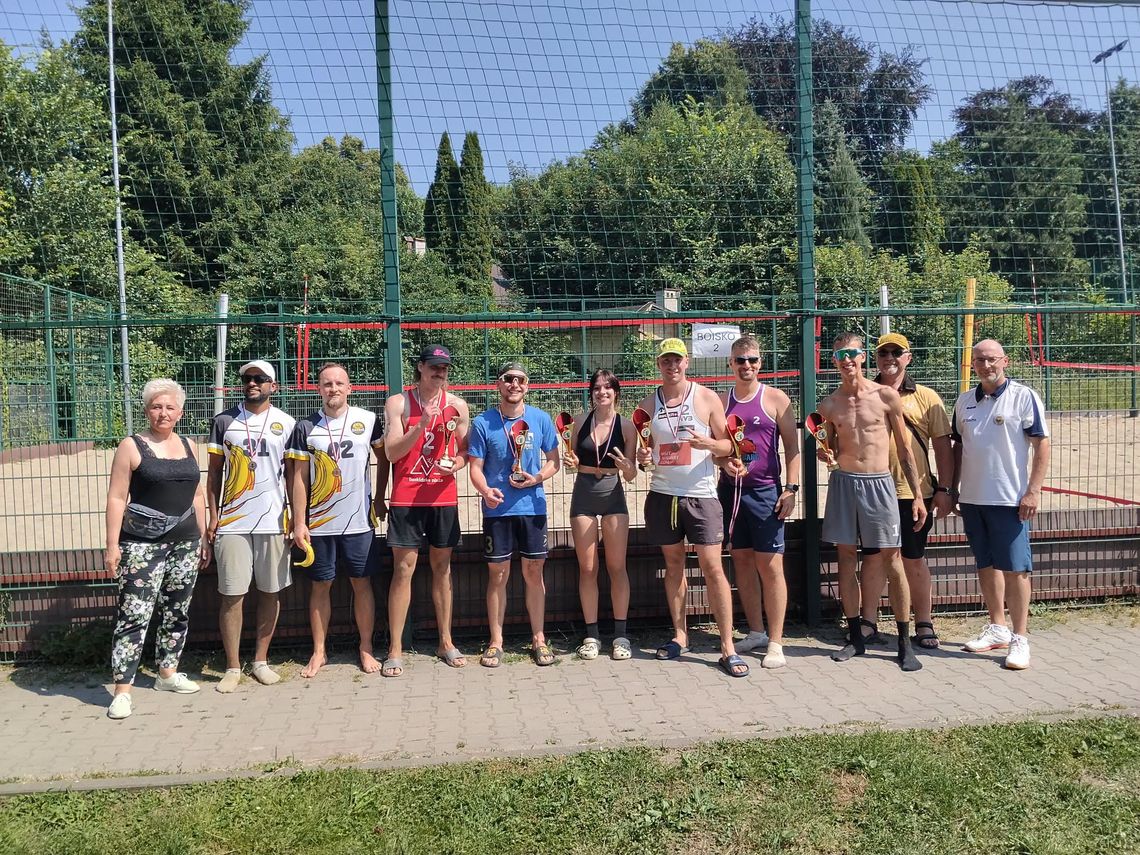 Sportowe emocje na piasku. Turniej Siatkówki Plażowej w Wieliczce za nami