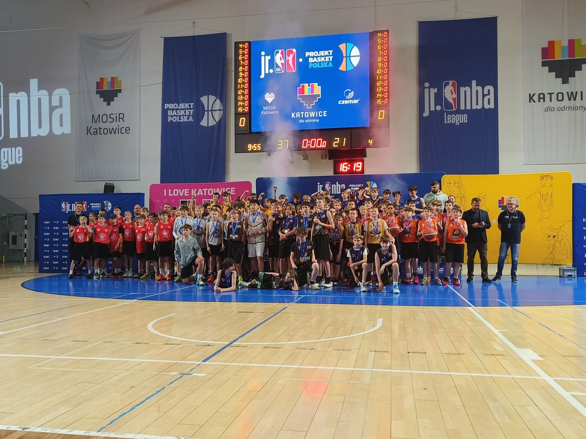Srebrny sukces młodzików UKS Regis Wieliczka w Lidze Jr. NBA