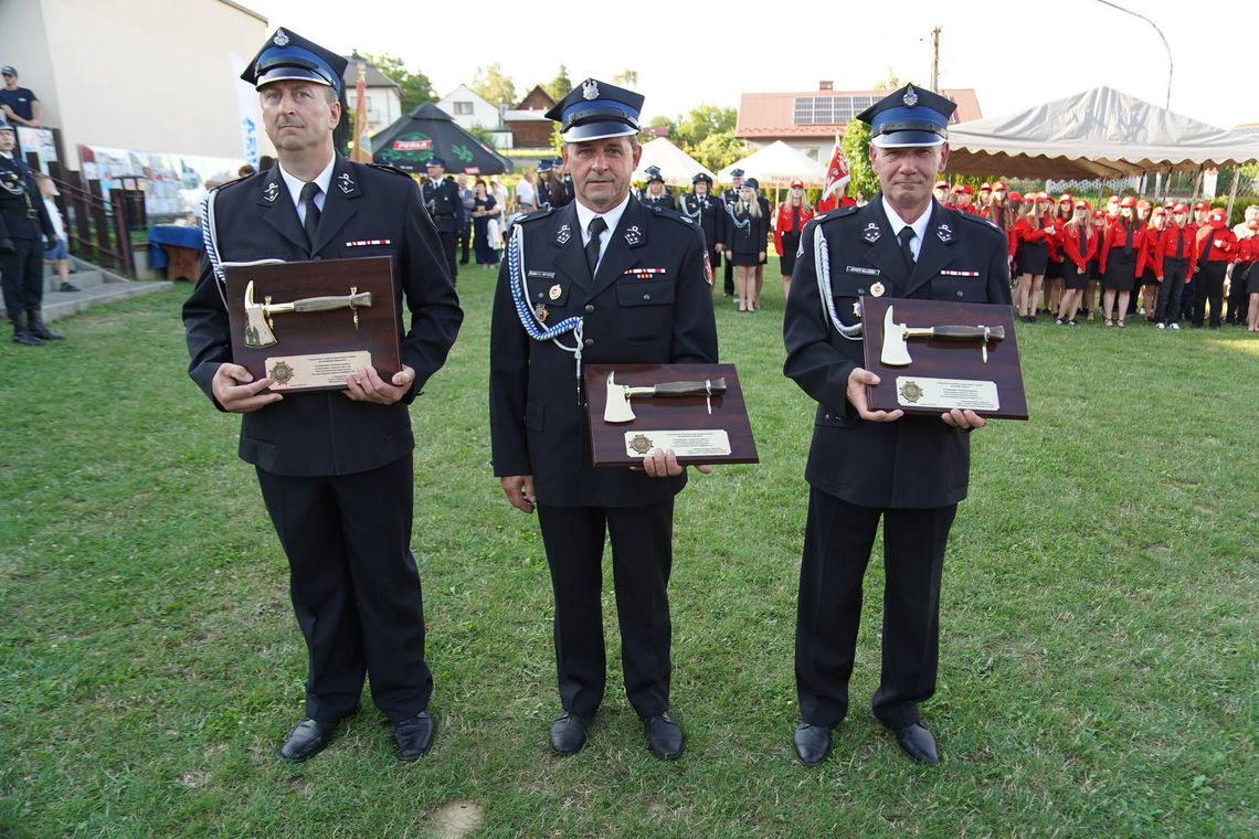 Sto lat służby, odwagi i lokalnej tradycji. OSP Narama świętowała wyjątkowy jubileusz Sto lat służby, odwagi i lokalnej tradycji. OSP Narama świętowała wyjątkowy jubileusz