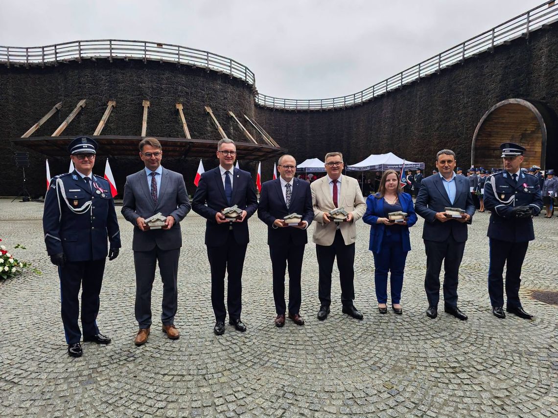 Święto Policji w Wieliczce. Awanse, odznaczenia i podziękowania za codzienną służbę