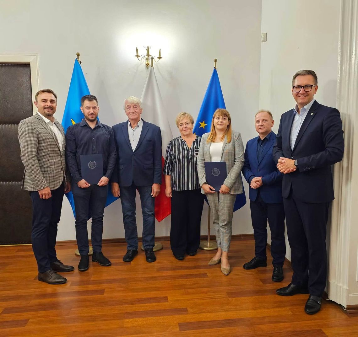 Sygneczów doczeka się rozbudowy dróg i chodnika. Gmina podpisała umowę na dokumentację Sygneczów doczeka się rozbudowy dróg i chodnika. Gmina podpisała umowę na dokumentację