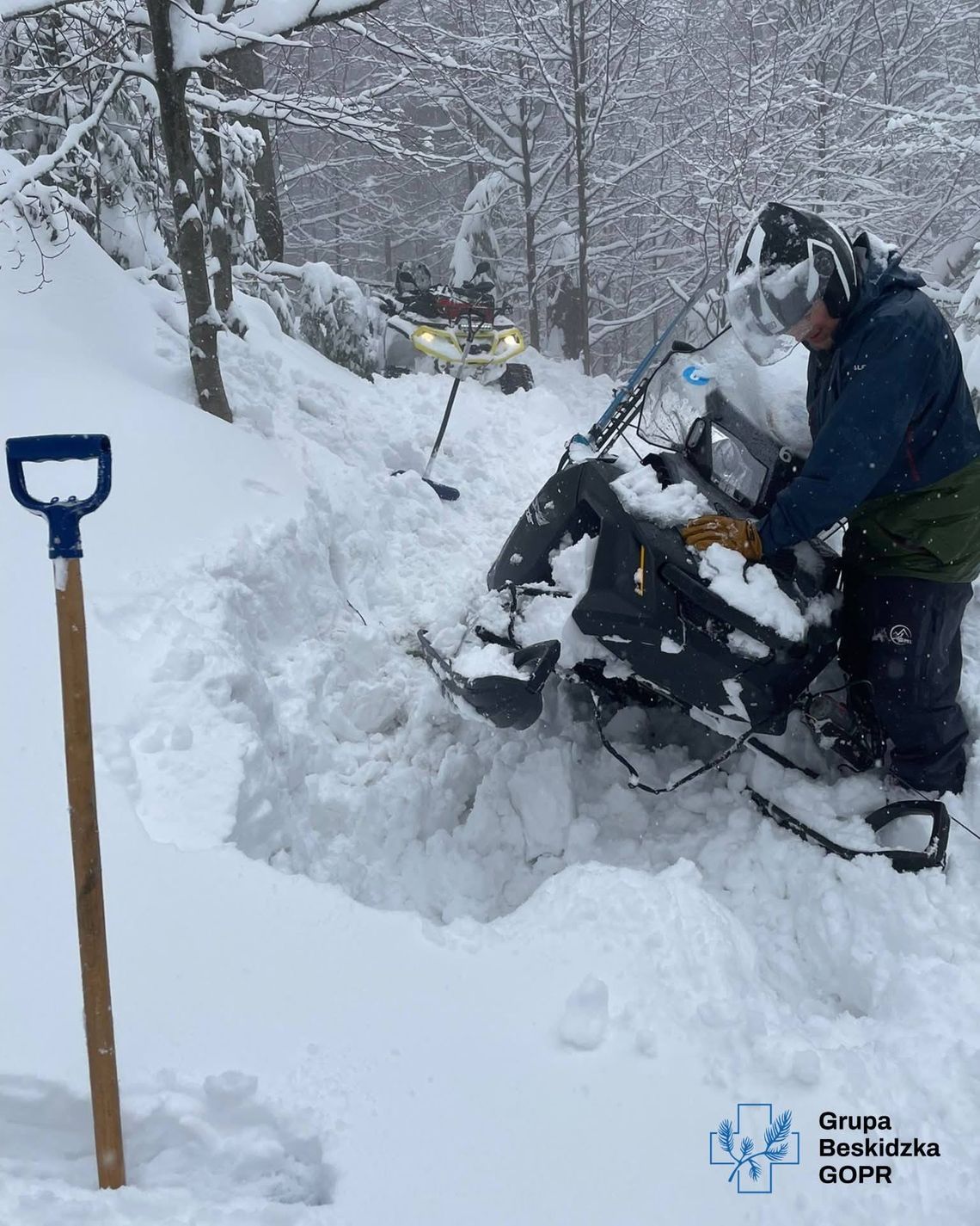 Trudne warunki na Babiej Górze. GOPR apeluje o rozwagę. Szlaki w Tatrach zamknięte
