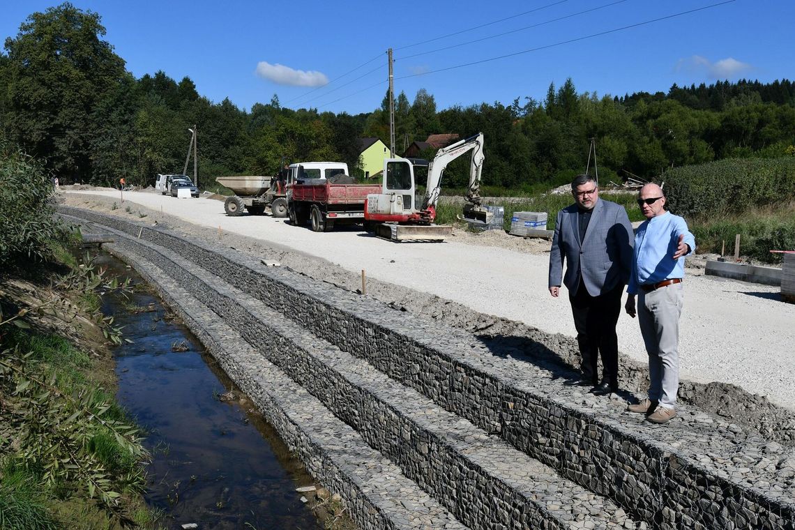 Trwają inwestycje na drogach powiatowych