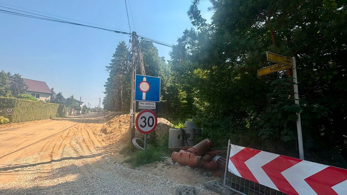 Trwają prace na ul. Grzybowej w Niepołomicach. Inwestycja za blisko 3 mln zł Trwają prace na ul. Grzybowej w Niepołomicach. Inwestycja za blisko 3 mln zł