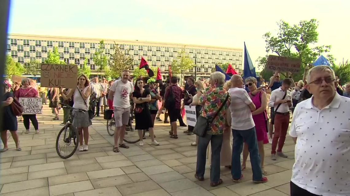 W Krakowie protestowano przeciwko ideologizacji oświaty i nauki