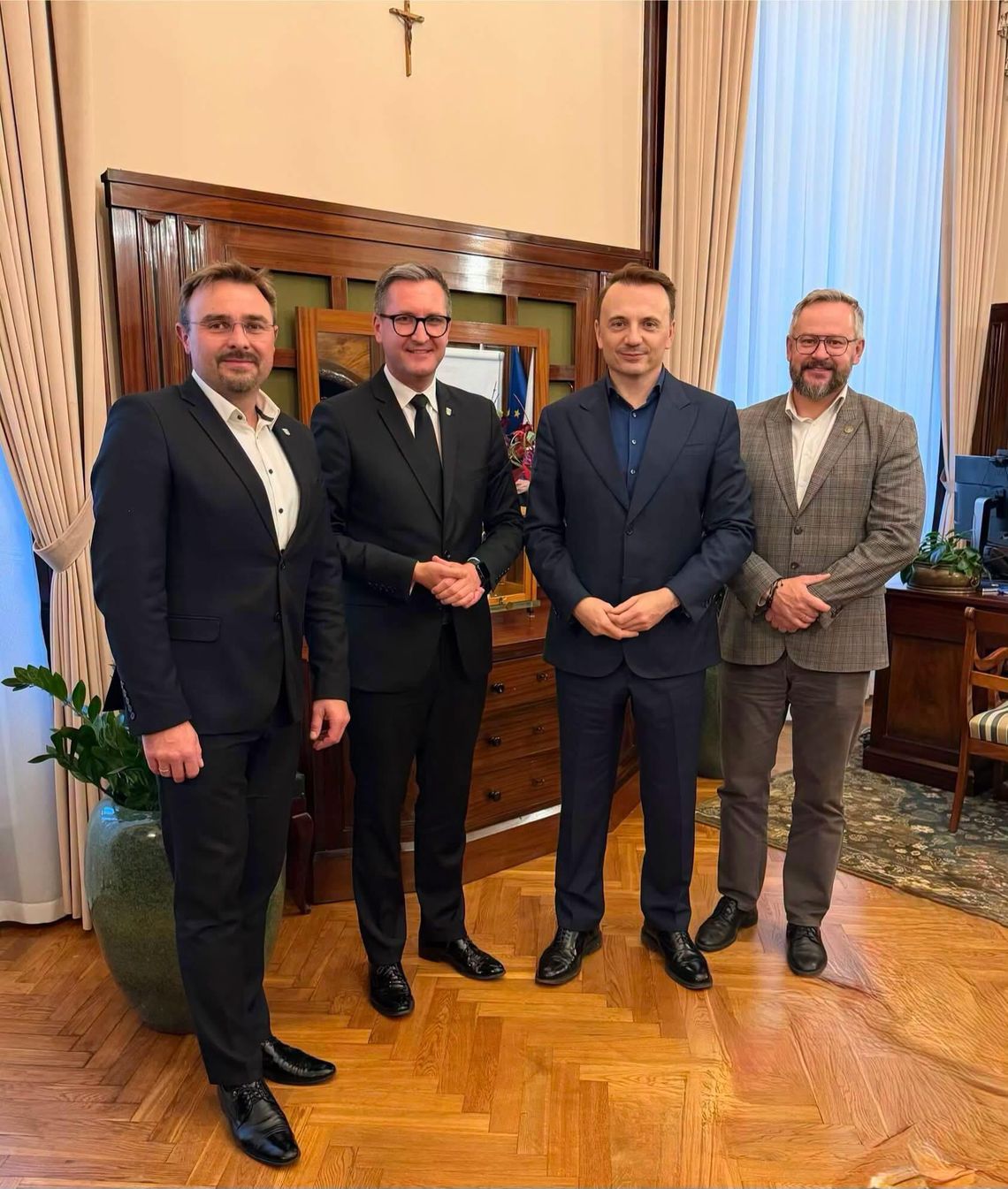 Ważne rozmowy Krakowa i Wieliczki. Prezydent Łukasz Gibała zapowiada zmiany dotyczące Strefy Czystego Transportu Ważne rozmowy Krakowa i Wieliczki. Prezydent Łukasz Gibała zapowiada zmiany dotyczące Strefy Czystego Transportu