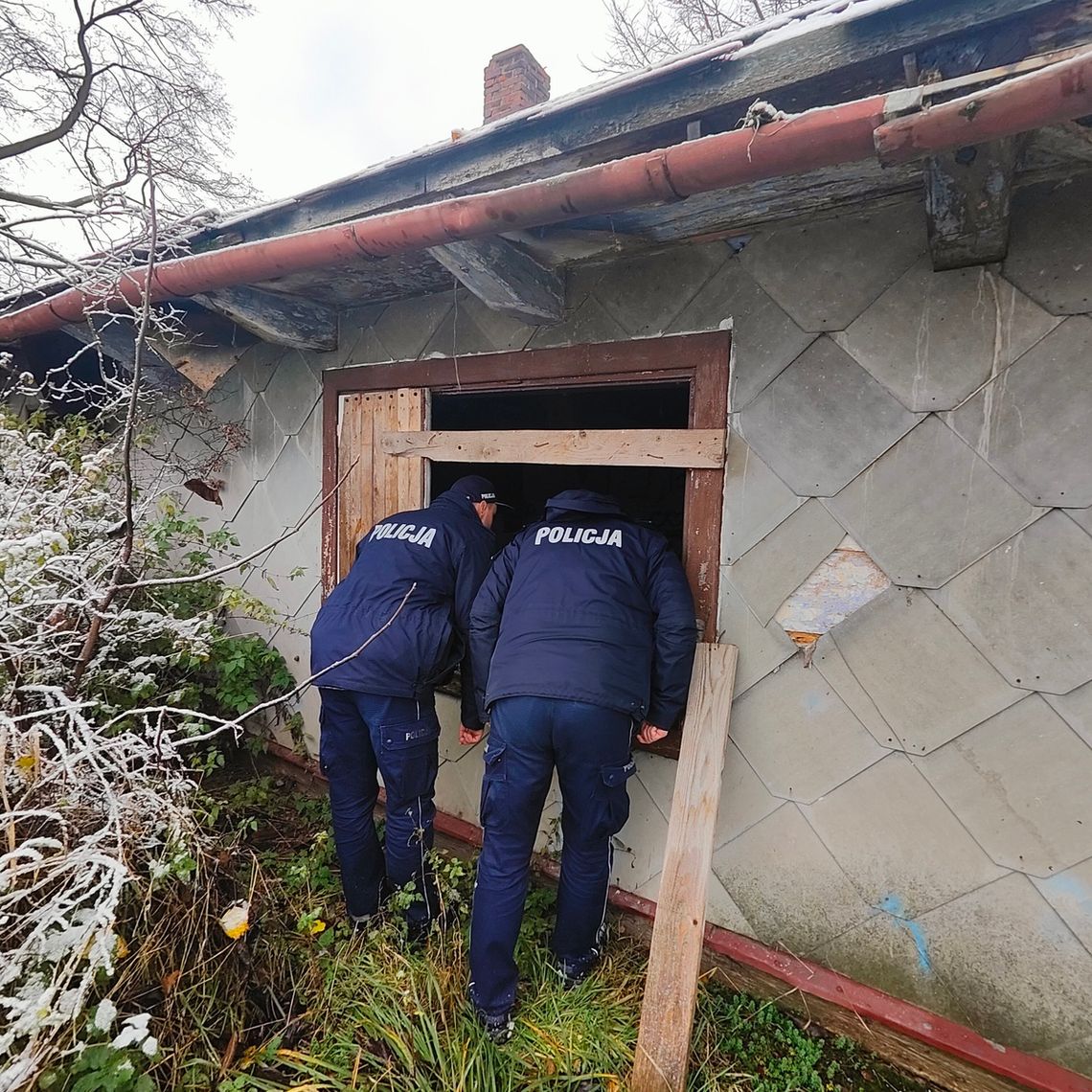 Wieliccy policjanci prowadzą działania mające pomóc osobom bezdomnym