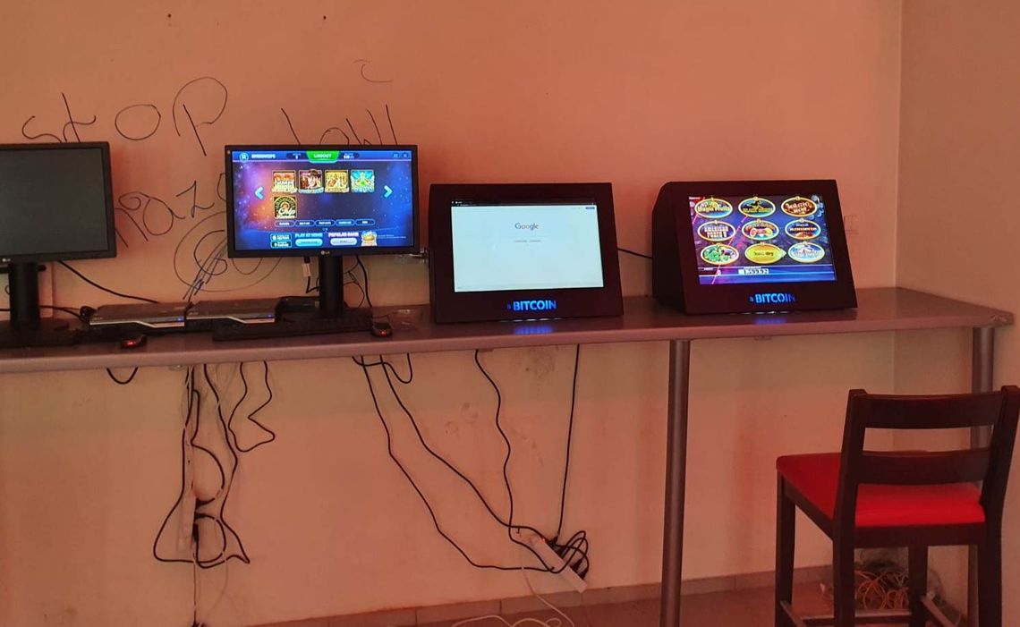 Wieliccy policjanci zabezpieczyli komputery z aplikacjami do gier hazardowych