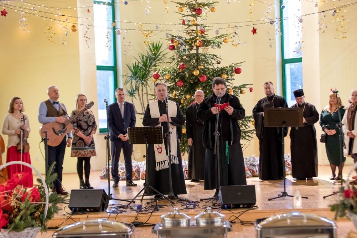 Wieliczka. Betlejemskie Światło Pokoju w Centrum Pomocy dla Ukrainy w Grabiu