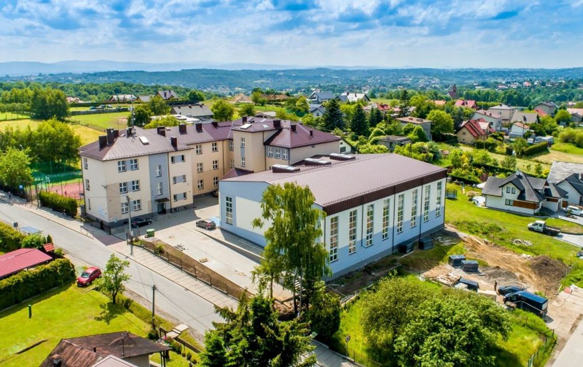 Wieliczka. Finał prac przy budowie hali sportowej w Mietniowie