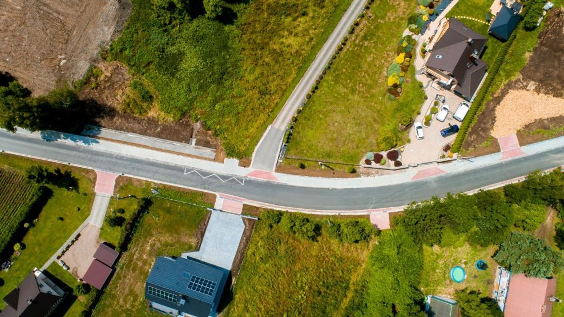 Wieliczka. Przebudowana droga gminna w Grajowie