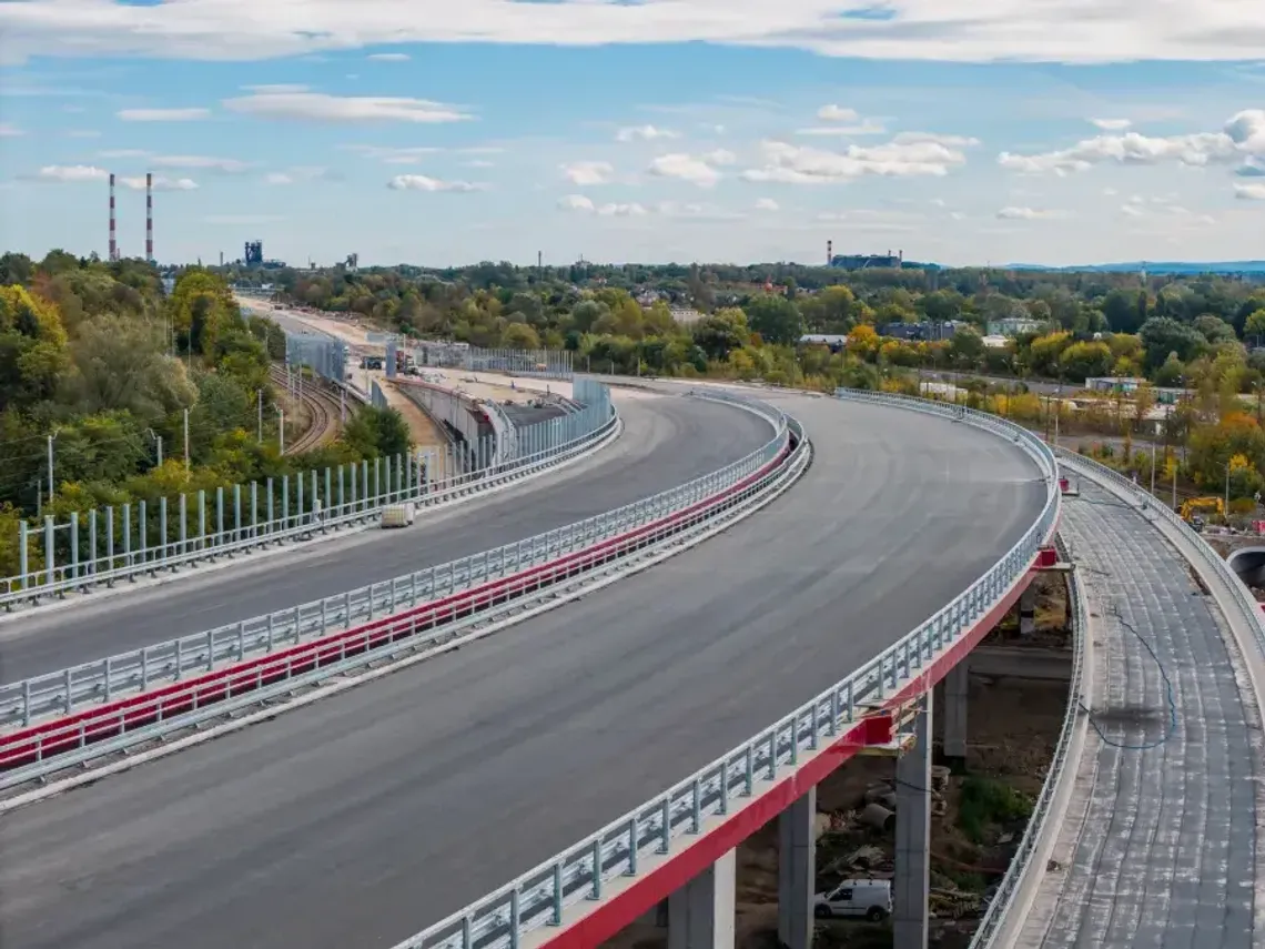 Wielkie zmiany na S7 w Krakowie! Już w piątek otwarcie estakad. Kierowcy pojadą nową trasą Wielkie zmiany na S7 w Krakowie! Już w piątek otwarcie estakad. Kierowcy pojadą nową trasą