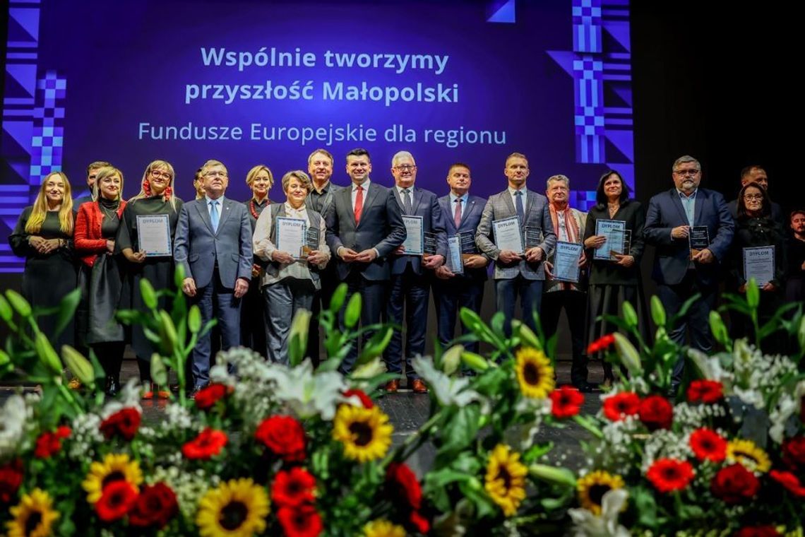 Wspólnie tworzymy przyszłość Małopolski. Fundusze Europejskie. Wśród nagrodzonych Starostwo w Bochni