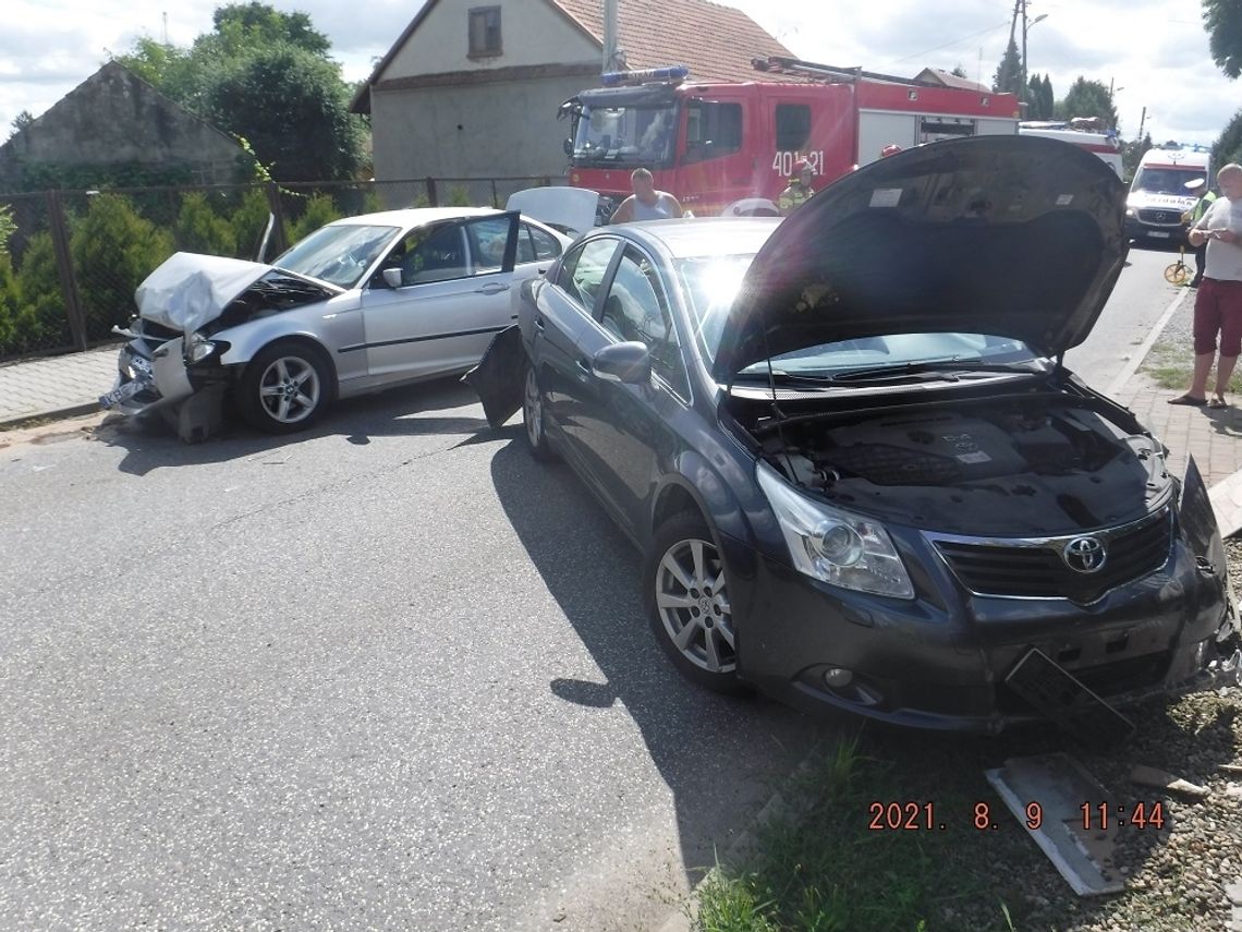 Wypadek dwóch samochodów osobowych w Bochni na ulicy Wygoda