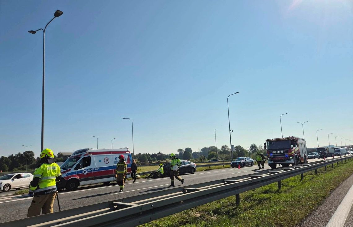 Wypadek na A4 pod Podłężem. Kilka osób poszkodowanych, autostrada była zablokowana Wypadek na A4 pod Podłężem. Kilka osób poszkodowanych, autostrada była zablokowana