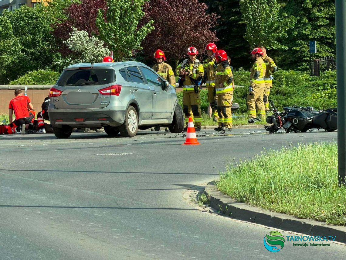 Wypadek na Wielickiej w Krakowie, poszkodowany motocyklista
