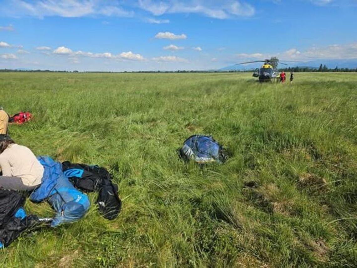 Wypadek podczas Mistrzostw Polski w Paralotniarstwie. 48-latek spadł z około 50 metrów Wypadek podczas Mistrzostw Polski w Paralotniarstwie. 48-latek spadł z około 50 metrów