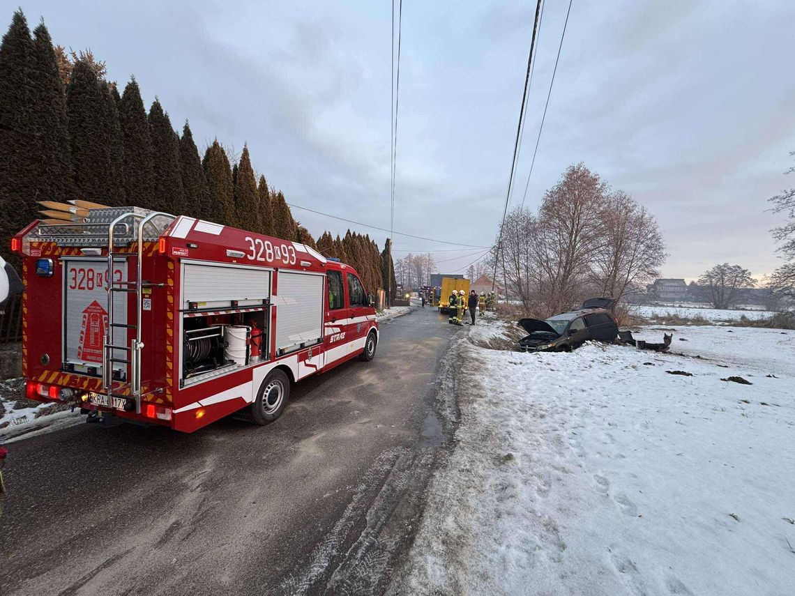 Wypadek w powiecie krakowskim. Jedna osoba została poszkodowana Wypadek w powiecie krakowskim. Jedna osoba została poszkodowana