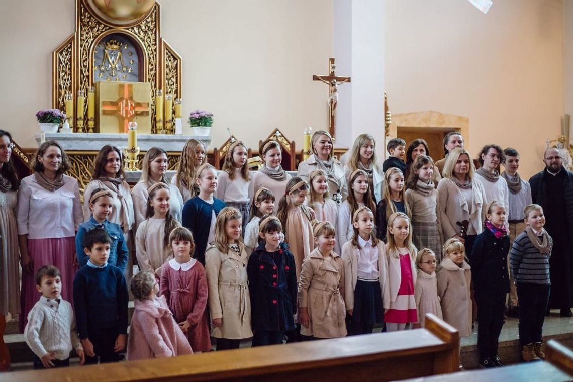 Występ Scholi Hosanna z okazji święta patronki muzyki kościelnej - św. Cecylii