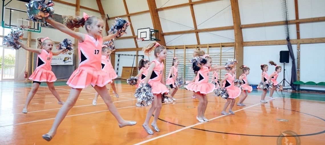 Niepołomice. X Powiatowy Turniej Zespołów Cheerleaders