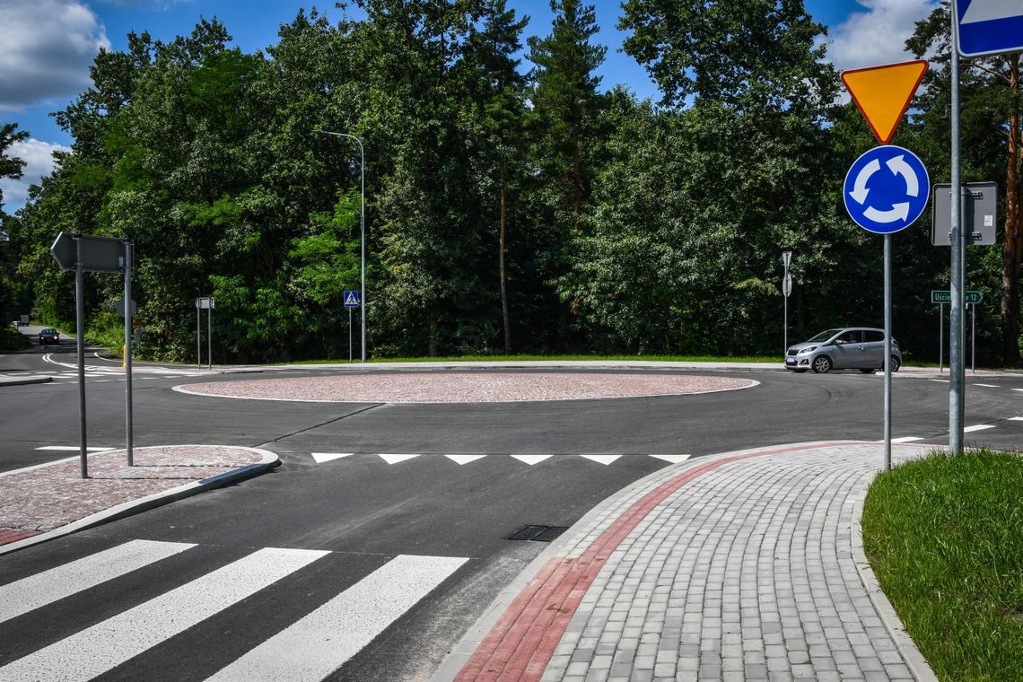 Zakończono budowę ronda na pograniczu Powiatu Bocheńskiego i Brzeskiego
